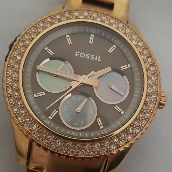 Watch - Picture 3 of 5